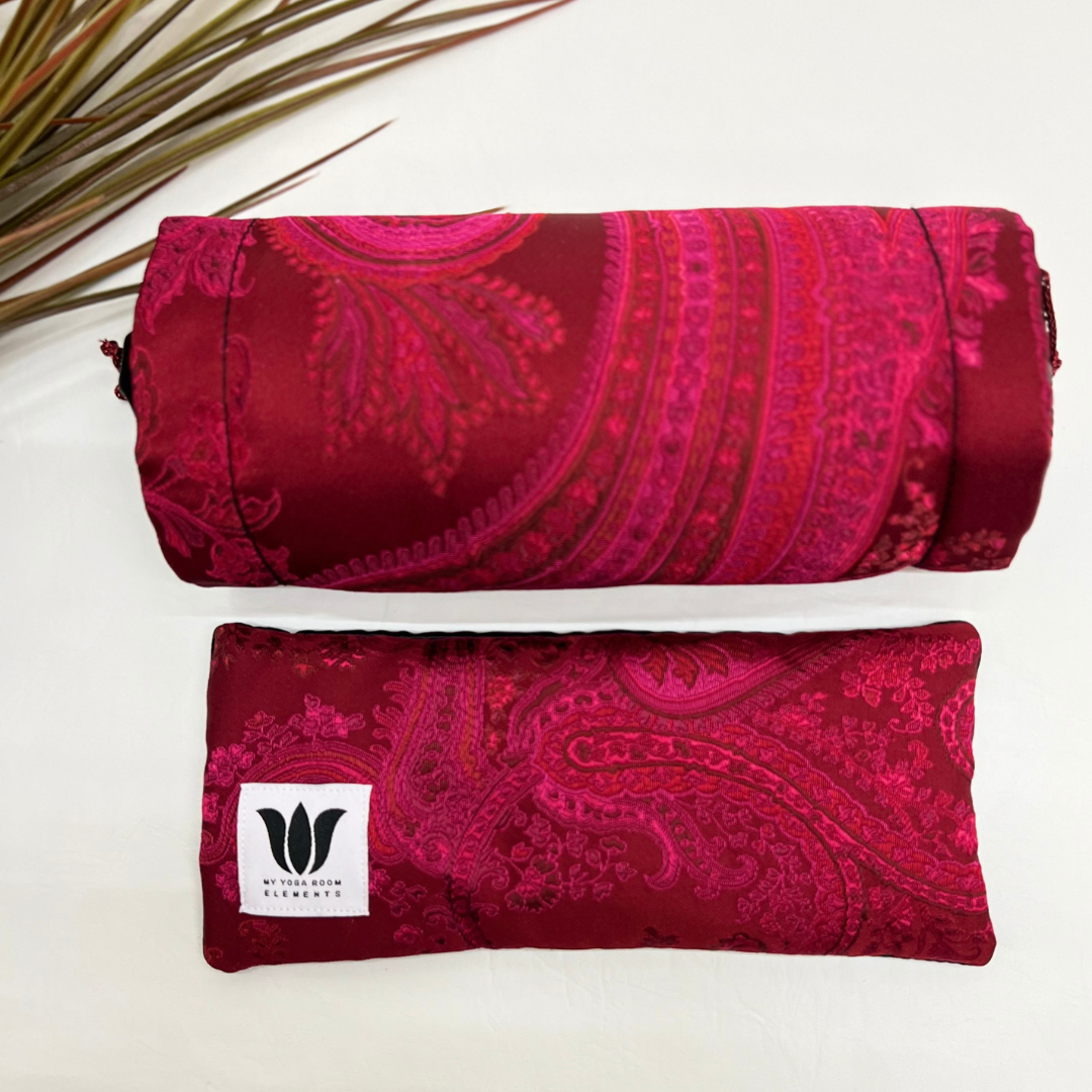 YOGA GIFT SET | Neck Roll & Eye Pillow