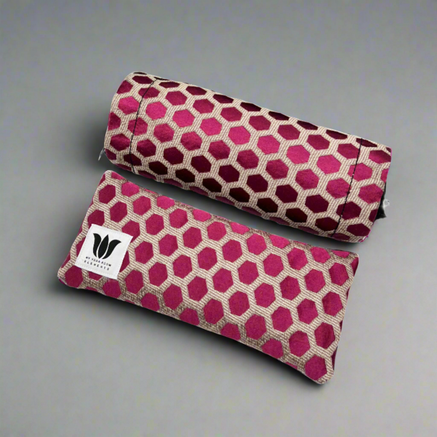 YOGA GIFT SET | Neck Roll & Eye Pillow