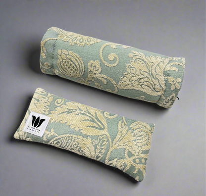 YOGA GIFT SET | Neck Roll & Eye Pillow